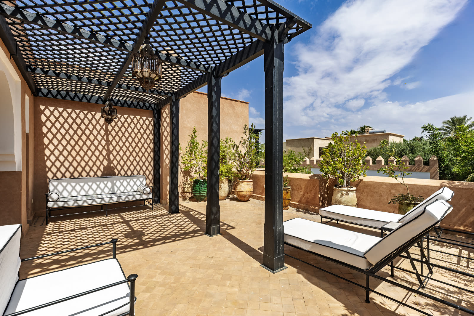 Terrasse et pergola de la Villa El Moughani